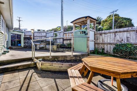 Photo of property in 5 Scott Street, Moturoa, New Plymouth, 4310