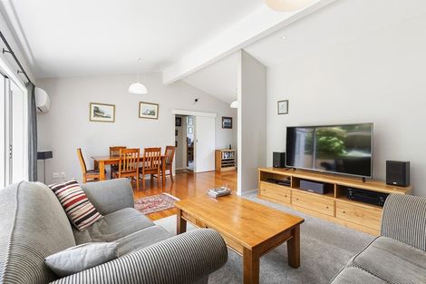 Photo of property in 11 John Witton Drive, Crofton Downs, Wellington, 6035