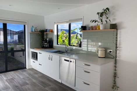 Photo of property in 11 Pioneer Crescent, Omokoroa, 3114