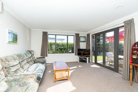 Photo of property in 15 Cole Thomas Place, Huntington, Hamilton, 3210