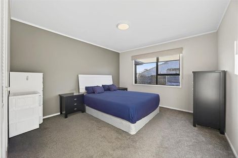 Photo of property in 70 De Quincey Terrace, Highland Park, Auckland, 2010