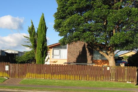 Photo of property in 8 Dissmeyer Drive, Clover Park, Auckland, 2019