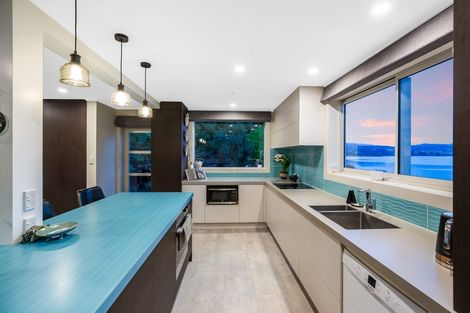 Photo of property in 64a Mana View Road, Paremata, Porirua, 5026