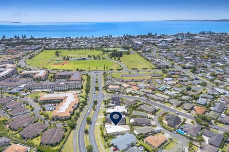 Photo of property in 21 Grand Drive, Orewa, 0931