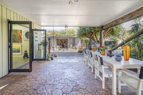 Photo of property in 24 Pye Place, Hot Water Beach, Whitianga, 3591