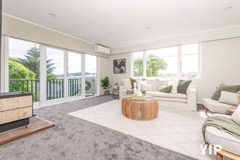 Photo of property in 115 Ruskin Road, Newlands, Wellington, 6037
