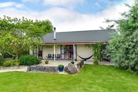 Photo of property in 14 Cross Street, Coalgate, 7673