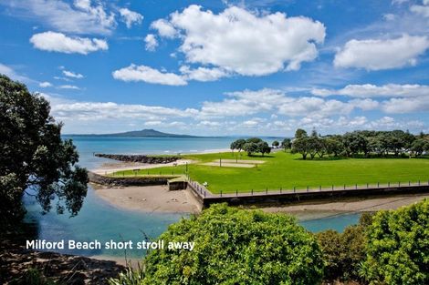 Photo of property in 8b Dallinghoe Crescent, Milford, Auckland, 0620