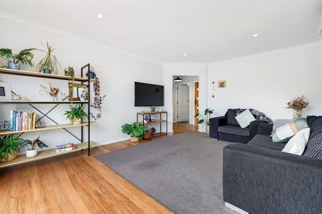 Photo of property in 44 Pitcairn Crescent, Bryndwr, Christchurch, 8053