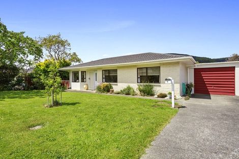 Photo of property in 16 Rossiter Street, Tawa, Wellington, 5028