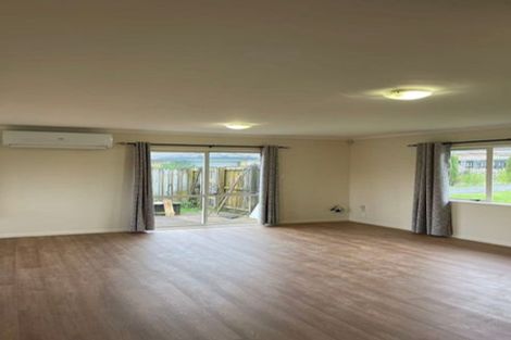 Photo of property in 53 Robin Brooke Drive, Flat Bush, Auckland, 2019