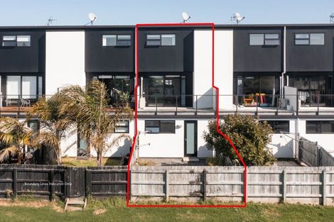 Photo of property in 10/22 Ashley Place, Papamoa Beach, Papamoa, 3118