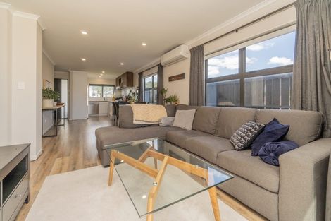 Photo of property in 8c Lumbarda Drive, Kumeu, 0810