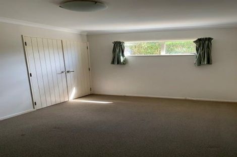 Photo of property in 16a Kauri Glen Road, Northcote, Auckland, 0627
