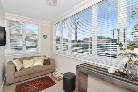 Photo of property in 16 Donald Street, Regent, Whangarei, 0112