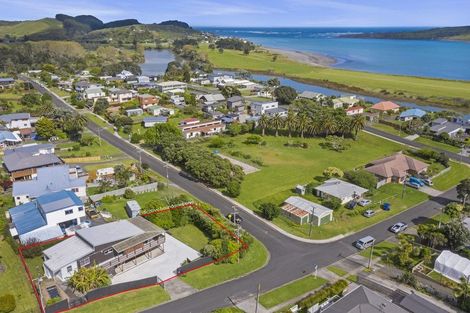 Photo of property in 2 Taipari Avenue, Raglan, 3225