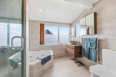 Photo of property in 3 Pounamu Place, Shelly Park, Auckland, 2014