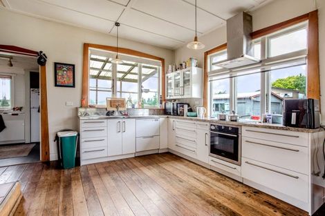 Photo of property in 98 Regent Street, Pahiatua, 4910