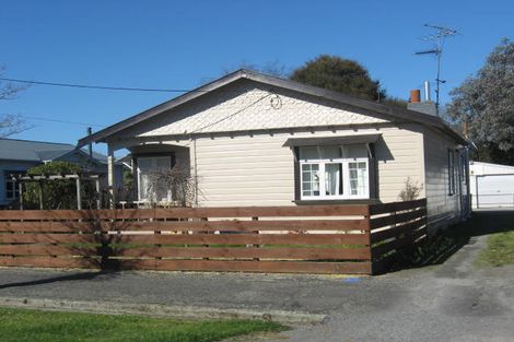 Photo of property in 19 Garrison Street, Carterton, 5713