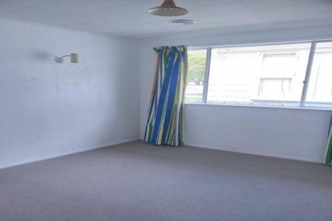 Photo of property in 2 Prestige Place, Maoribank, Upper Hutt, 5018