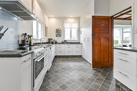 Photo of property in 501 Victoria Street, Hastings, 4122