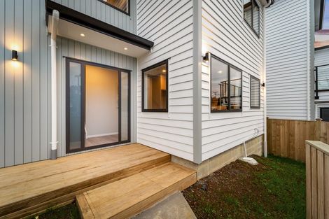 Photo of property in 13b Windermere Crescent, Blockhouse Bay, Auckland, 0600