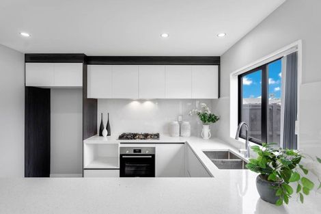 Photo of property in 12 Sheralee Place, Bucklands Beach, Auckland, 2014