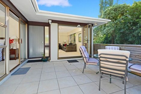 Photo of property in 16 Lake Road, Northcote, Auckland, 0627