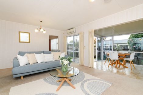 Photo of property in 1 Wharite Place, Awapuni, Palmerston North, 4412