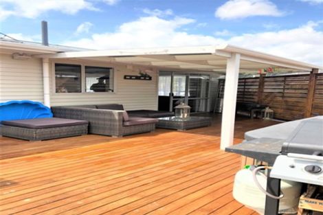 Photo of property in 16 Seattle Grove, Totara Park, Upper Hutt, 5018