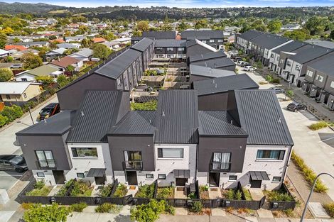 Photo of property in 5/119 Bruce Mclaren Road, Henderson, Auckland, 0612