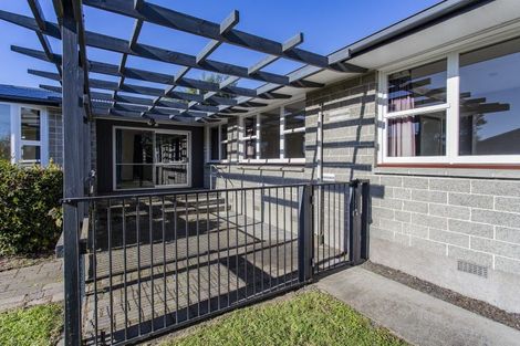 Photo of property in 2 Gloaming Place, Sockburn, Christchurch, 8042