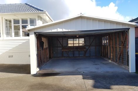 Photo of property in 2/37 Shakespeare Road, Milford, Auckland, 0620