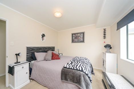 Photo of property in 27 Strachan Way, Highbury, Palmerston North, 4412
