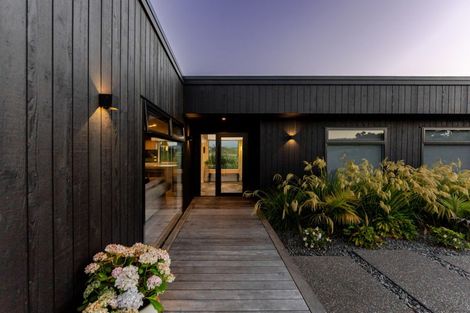 Photo of property in Tapuae, 26 Washer Road, Omata, New Plymouth, 4374