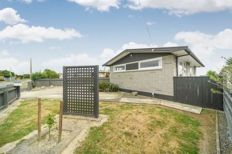 Photo of property in 53 Sutherland Crescent, Westbrook, Palmerston North, 4412