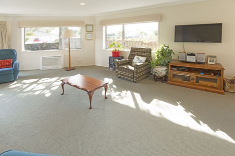 Photo of property in 76 Florence Avenue, Orewa, 0931