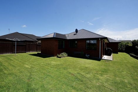 Photo of property in 60 Geneva Terrace, Kelvin Grove, Palmerston North, 4414