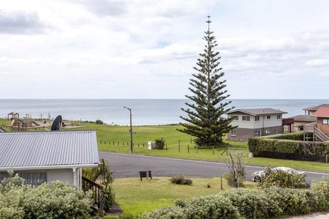 Photo of property in 42a Kon Tiki Road, Whiritoa, Whangamata, 3691