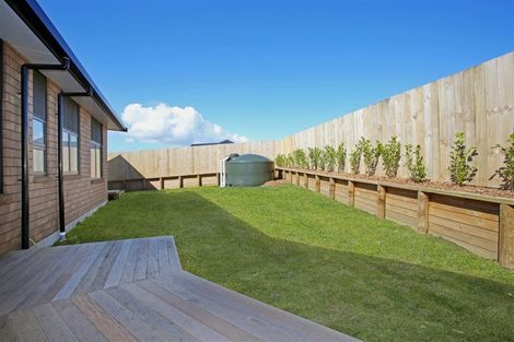 Photo of property in 2 Okoreka Road, Glenbrook, 2681