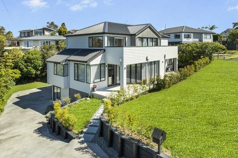 Photo of property in 5a Beach Road, Mellons Bay, Auckland, 2014