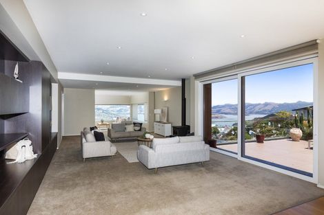 Photo of property in 2 Hyllton Heights, Lyttelton, 8082