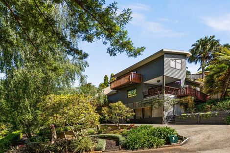 Photo of property in 82 Tauroa Road, Havelock North, 4130