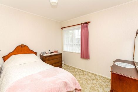 Photo of property in 10 Poplar Grove, Whalers Gate, New Plymouth, 4310