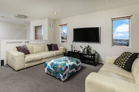 Photo of property in 30c Schnapper Rock Road, Schnapper Rock, Auckland, 0632