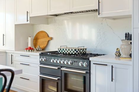 Photo of property in 52-56 Winara Avenue, Waikanae, 5036