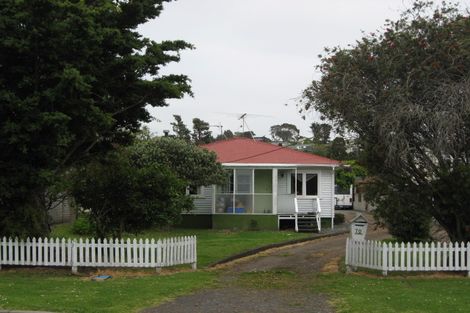 Photo of property in 70 Ladies Mile, Manly, Whangaparaoa, 0930