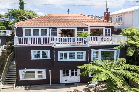 Photo of property in 61 Overtoun Terrace, Hataitai, Wellington, 6021