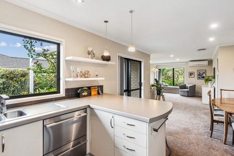 Photo of property in 6 Matuhi Street, Waikanae, 5036
