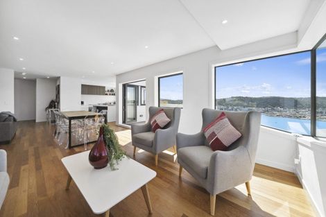 Photo of property in 4a Robieson Lane, Roseneath, Wellington, 6011